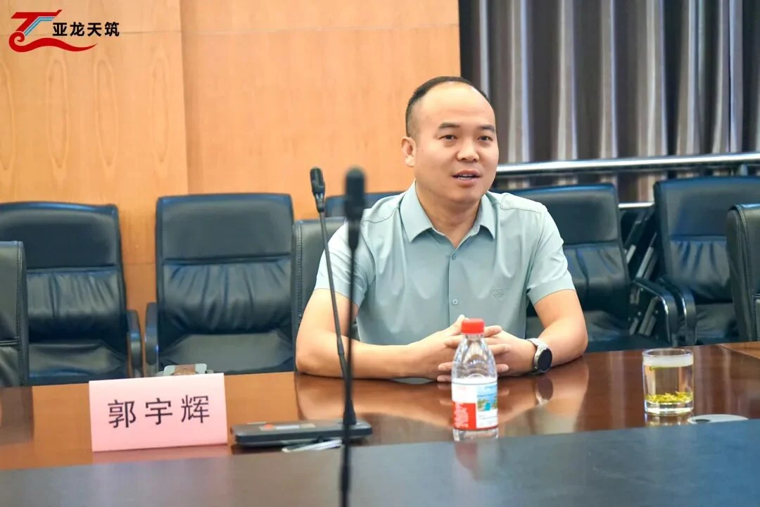 战略合作双方代表合影